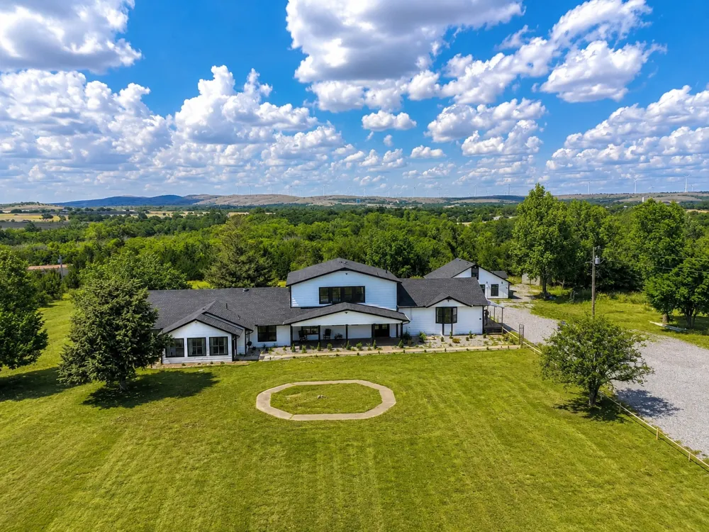 6484 NW Meers Porter Lawton, OK 73507