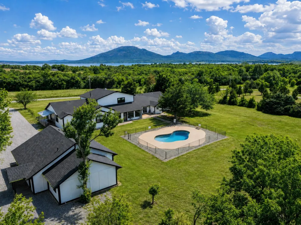 6484 NW Meers Porter Lawton, OK 73507