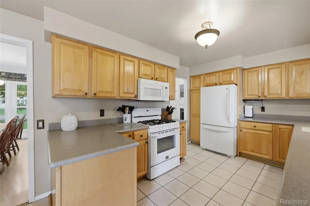 41764 Tetley Drive Sterling Heights City, MI 48313