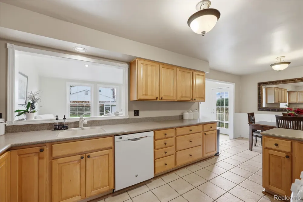 41764 Tetley Drive Sterling Heights City, MI 48313