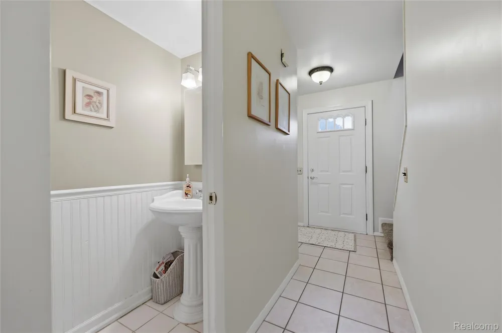41764 Tetley Drive Sterling Heights City, MI 48313