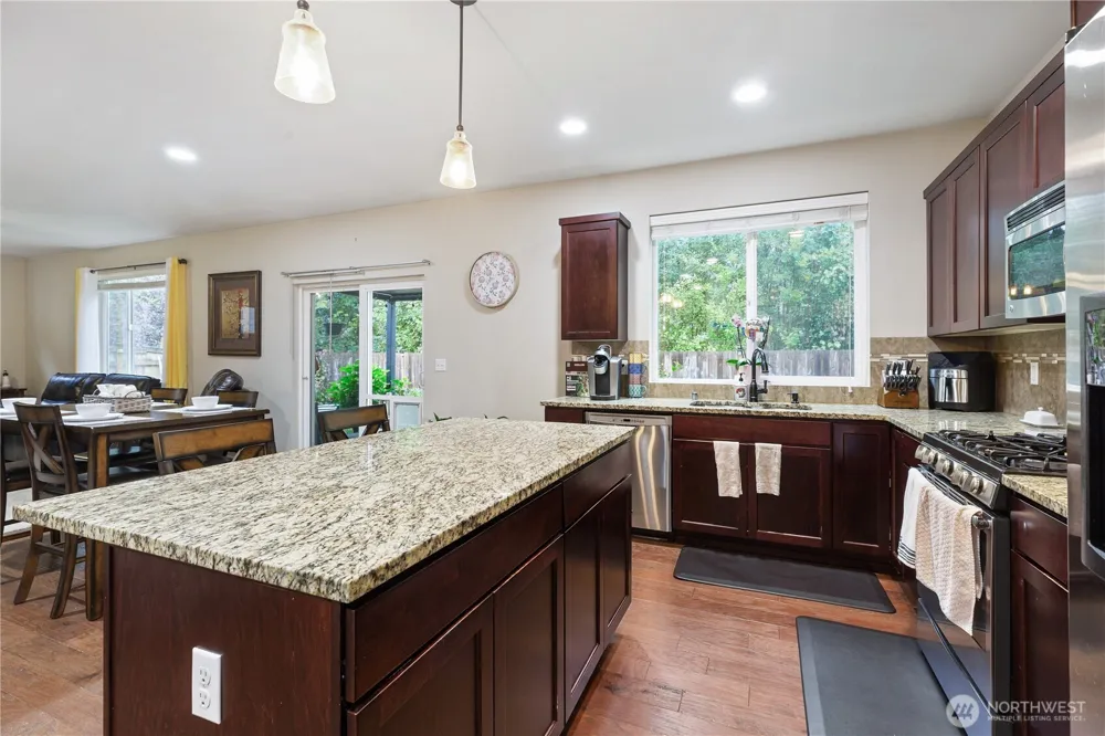 7911 49th Street NE Marysville, WA 98270