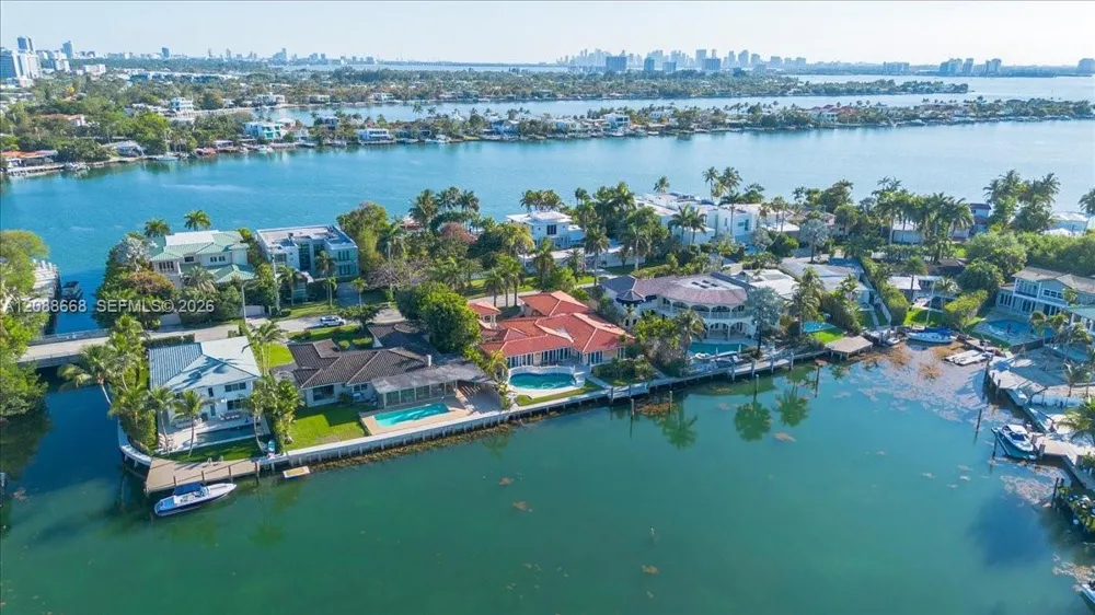 1249 Biscaya Dr #1249 Surfside, FL 33154