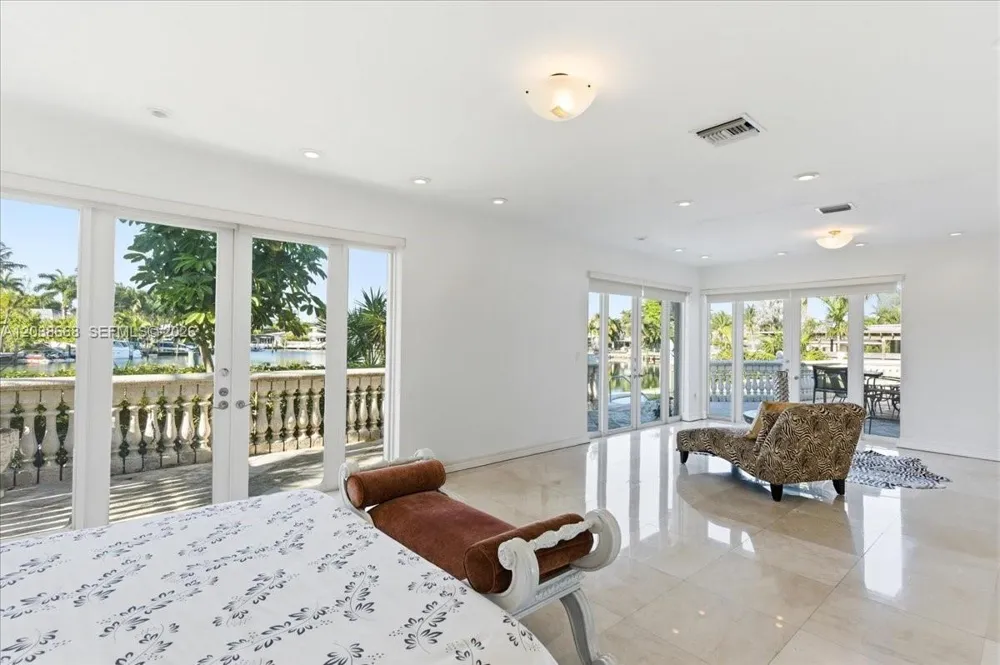 1249 Biscaya Dr #1249 Surfside, FL 33154