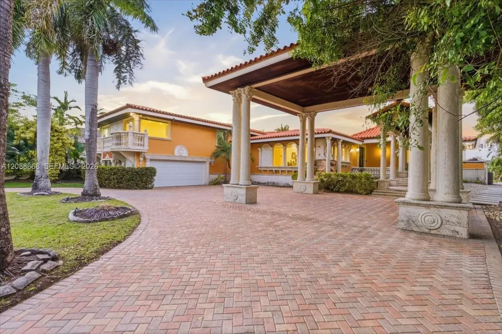 1249 Biscaya Dr #1249 Surfside, FL 33154