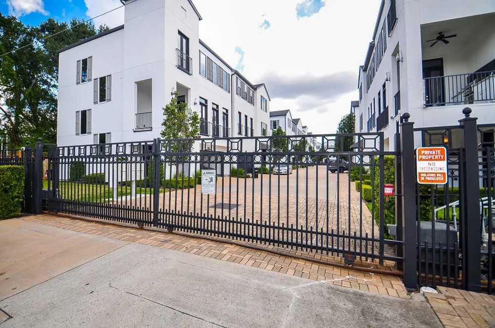 11027 Jardin Des Circle Houston, TX 77043