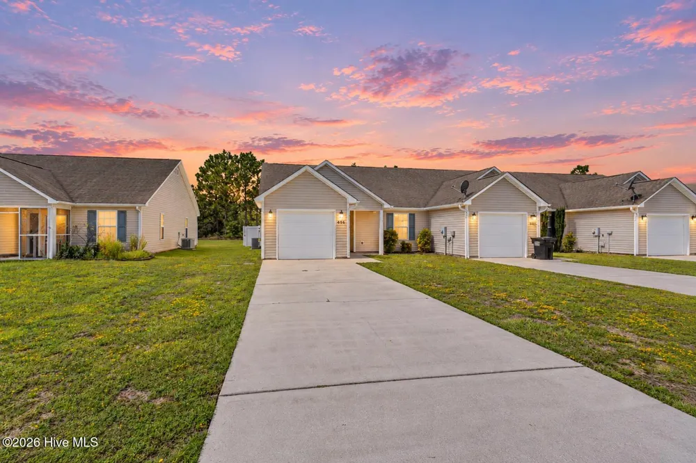 196 Pine Hollow Road Holly Ridge, NC 28445