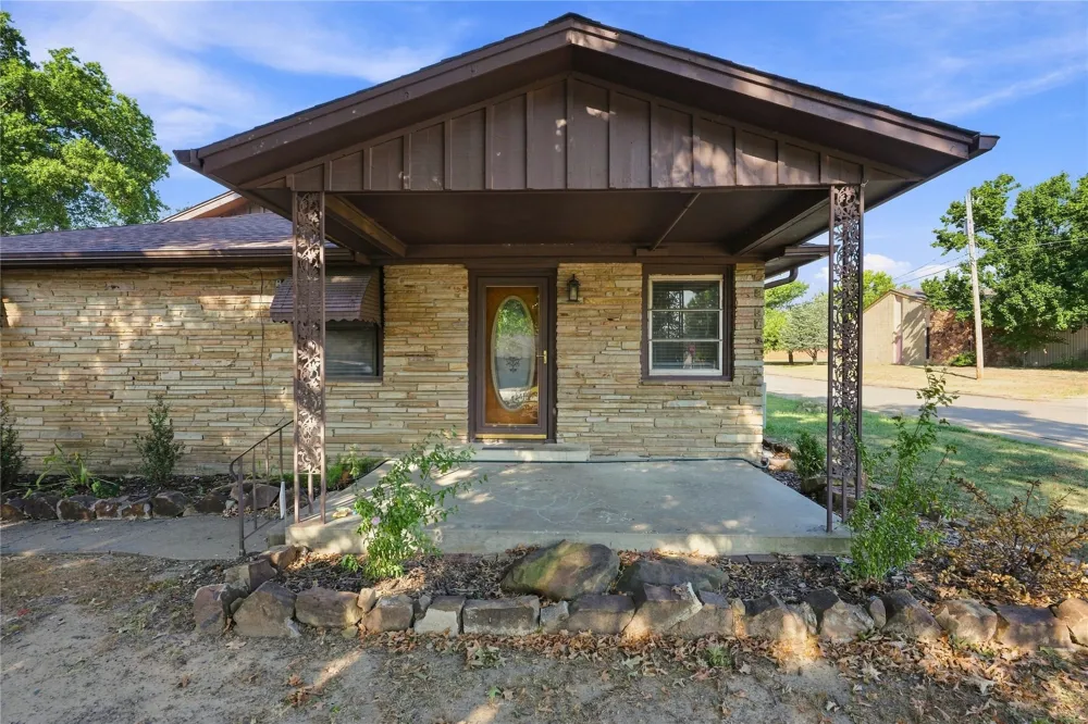 1217 Oklahoma Avenue Claremore, OK 74017