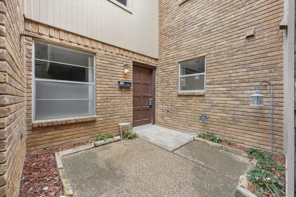 3022 East Park Drive Garland, TX 75044