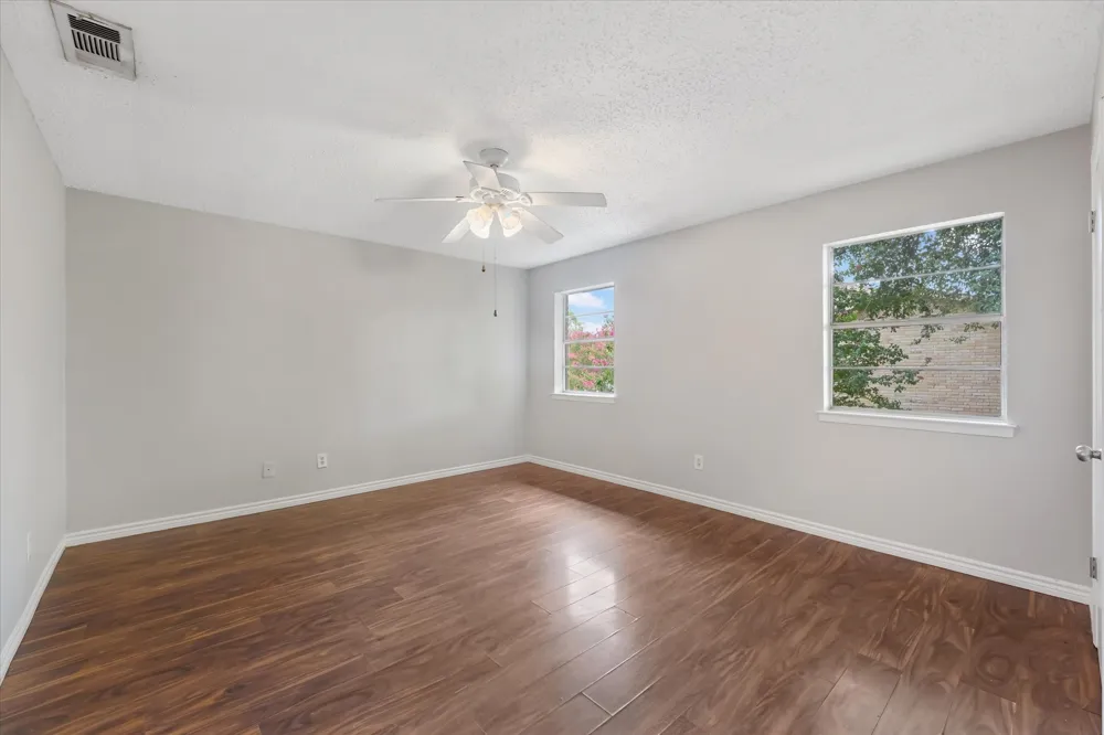 3022 East Park Drive Garland, TX 75044