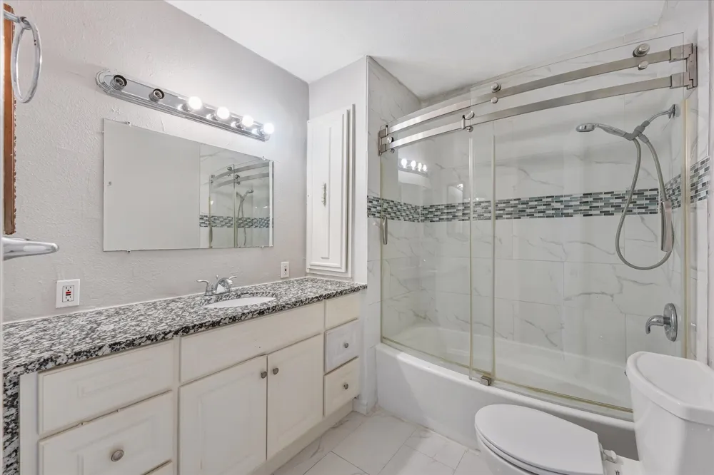 3022 East Park Drive Garland, TX 75044