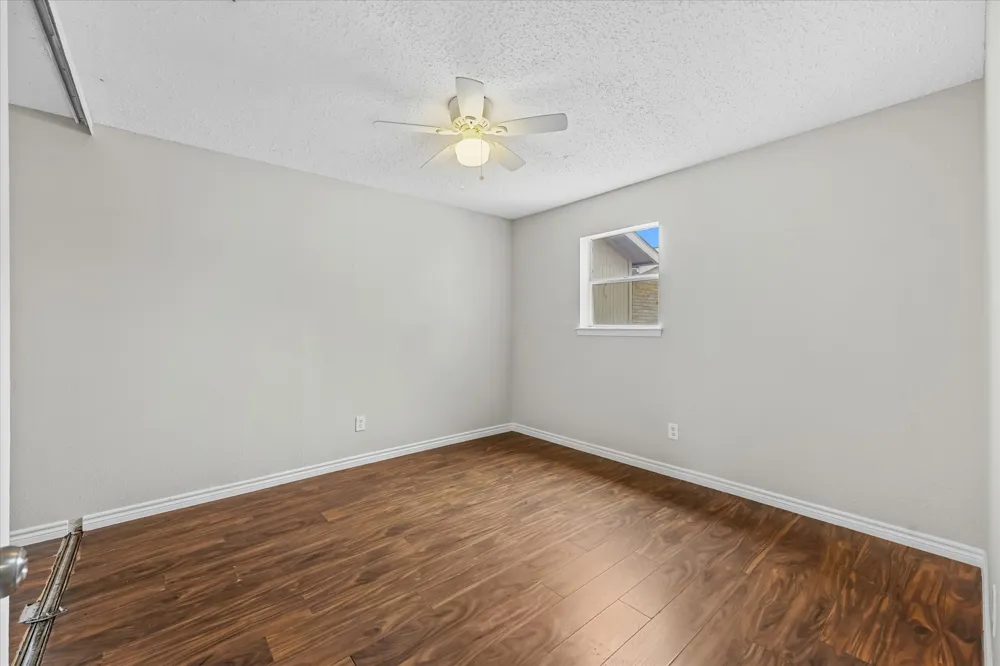 3022 East Park Drive Garland, TX 75044