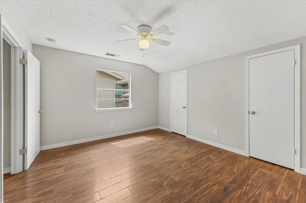3022 East Park Drive Garland, TX 75044
