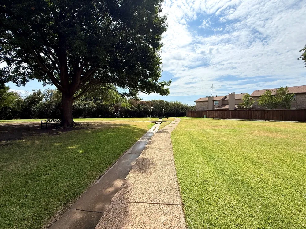 3022 East Park Drive Garland, TX 75044