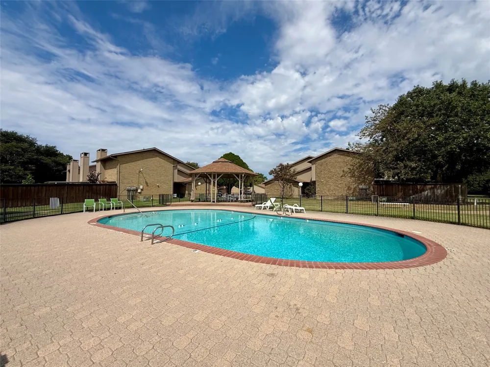 3022 East Park Drive Garland, TX 75044