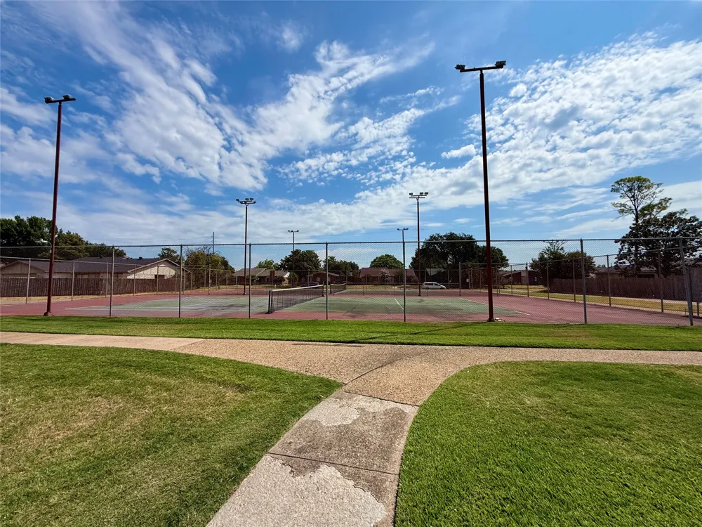 3022 East Park Drive Garland, TX 75044