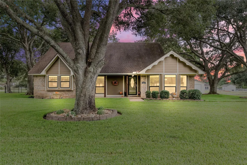 3503 Quail Circle Sealy, TX 77474