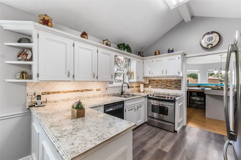 3503 Quail Circle Sealy, TX 77474