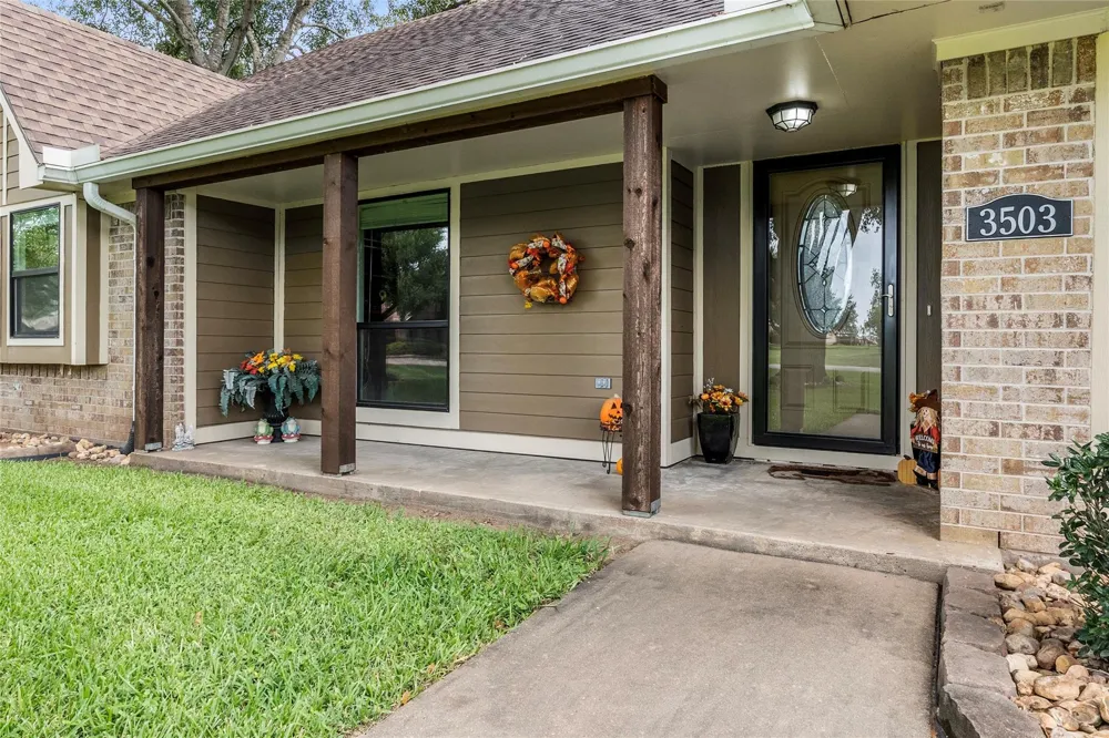 3503 Quail Circle Sealy, TX 77474