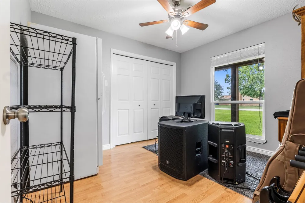 3503 Quail Circle Sealy, TX 77474