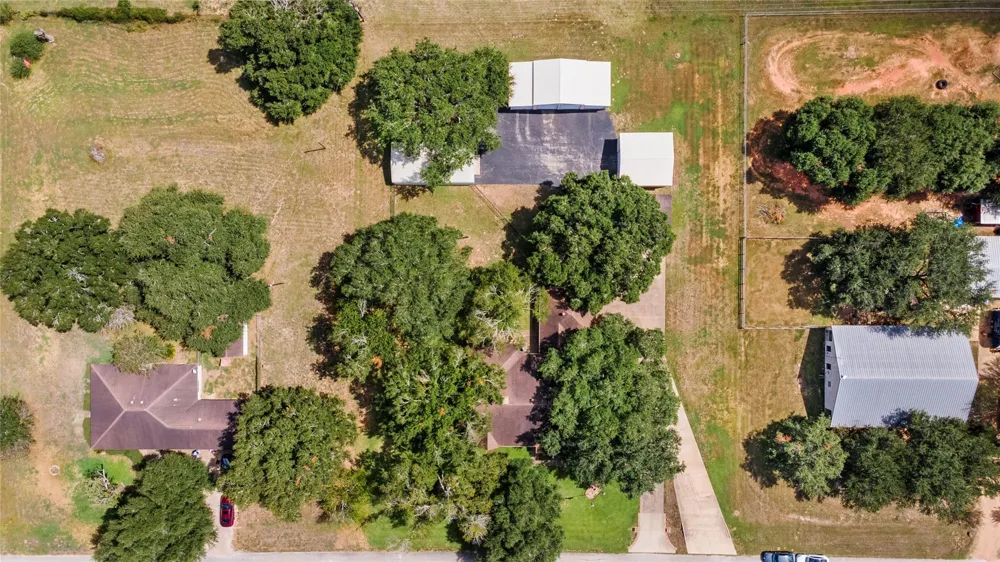 3503 Quail Circle Sealy, TX 77474