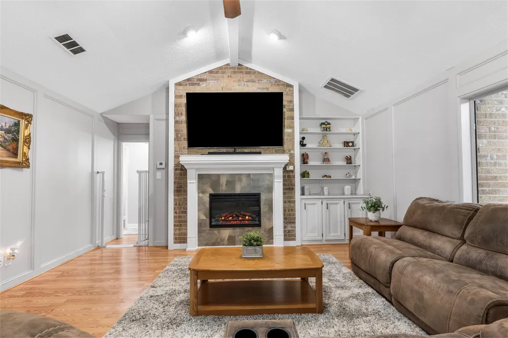 3503 Quail Circle Sealy, TX 77474