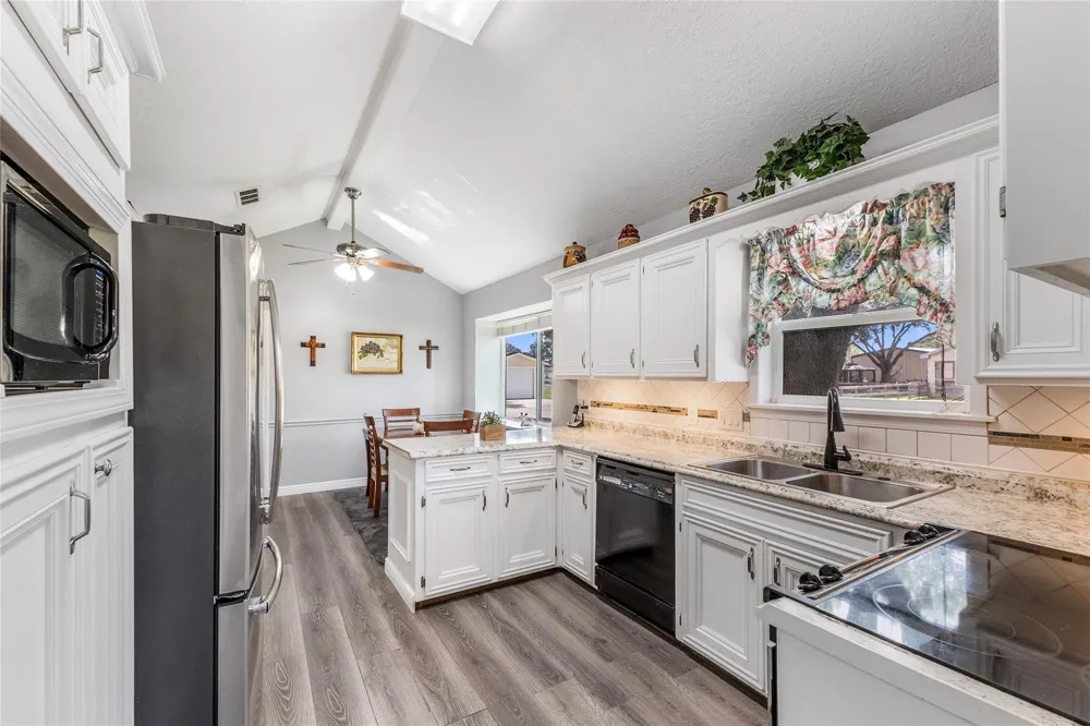 3503 Quail Circle Sealy, TX 77474