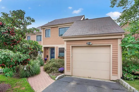 246 Treetop Crescent