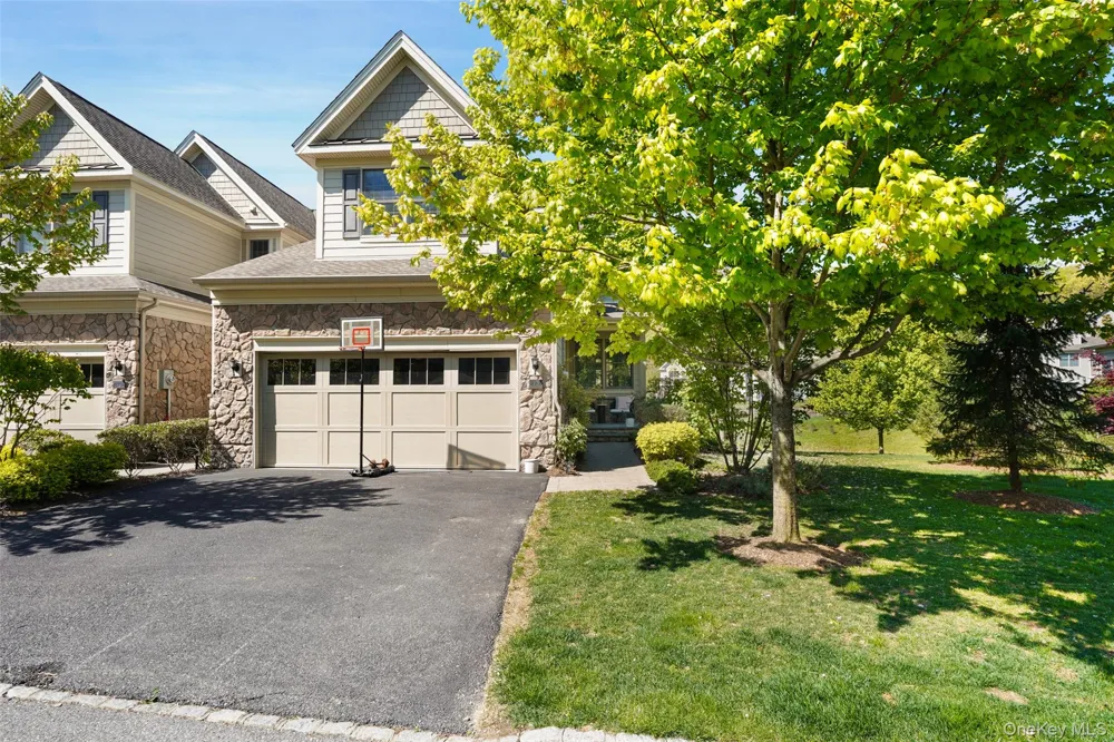 13 Deforest Drive Cortlandt Manor, NY 10567
