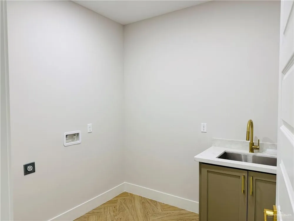 3825 W Zimmerius Avenue McAllen, TX 78504