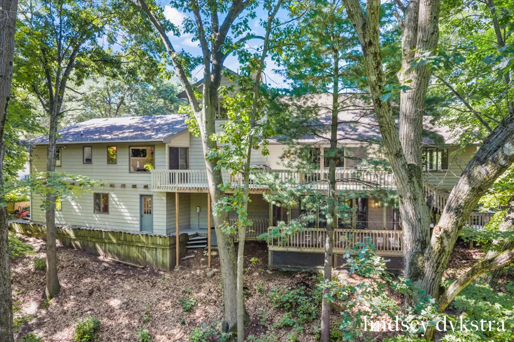 7395 Whispering Ridge Street SE Grand Rapids, MI 49546