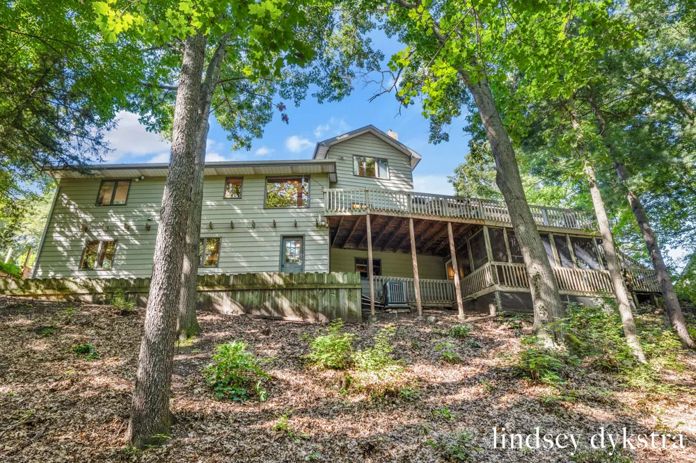 7395 Whispering Ridge Street SE Grand Rapids, MI 49546