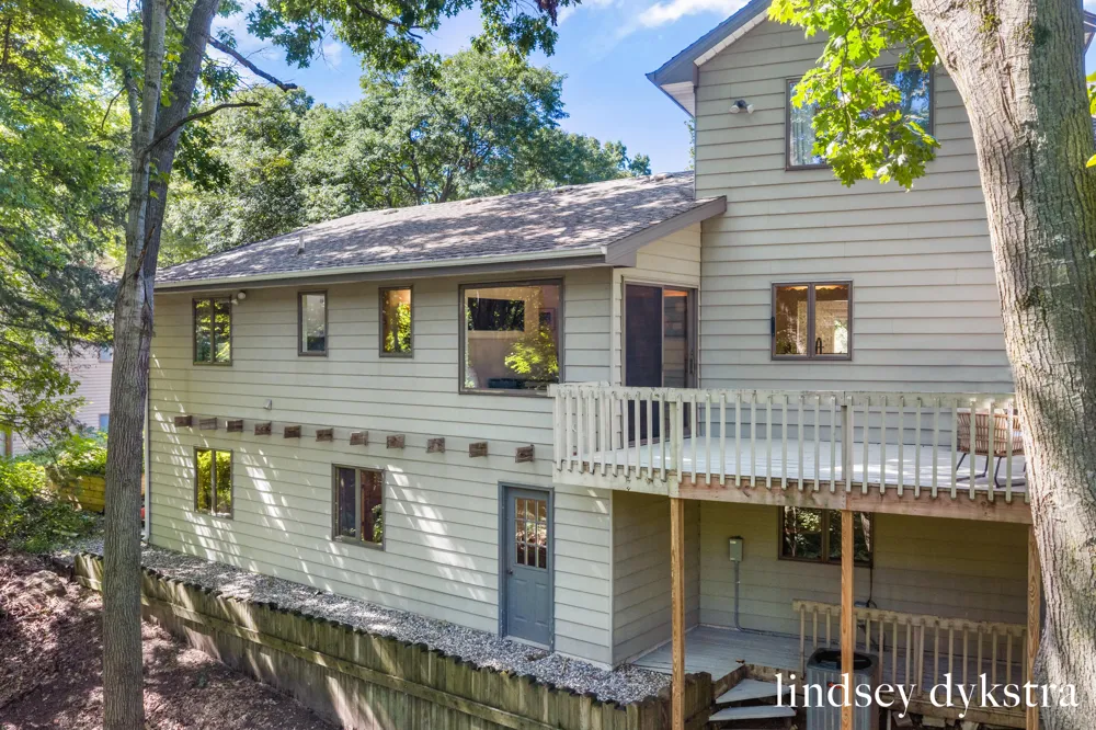 7395 Whispering Ridge Street SE Grand Rapids, MI 49546