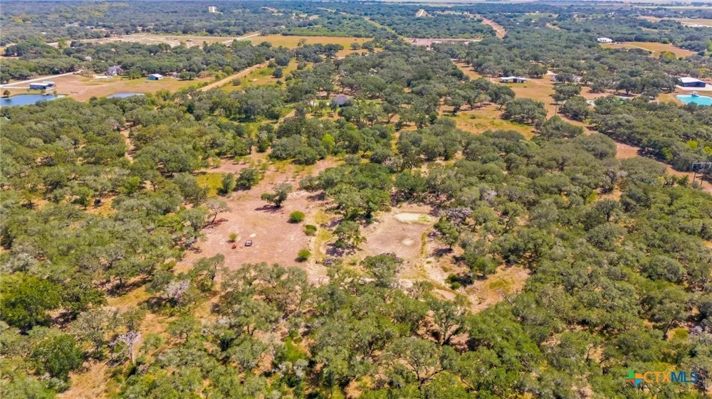 4668 Old Hwy Rd Inez, TX 77968