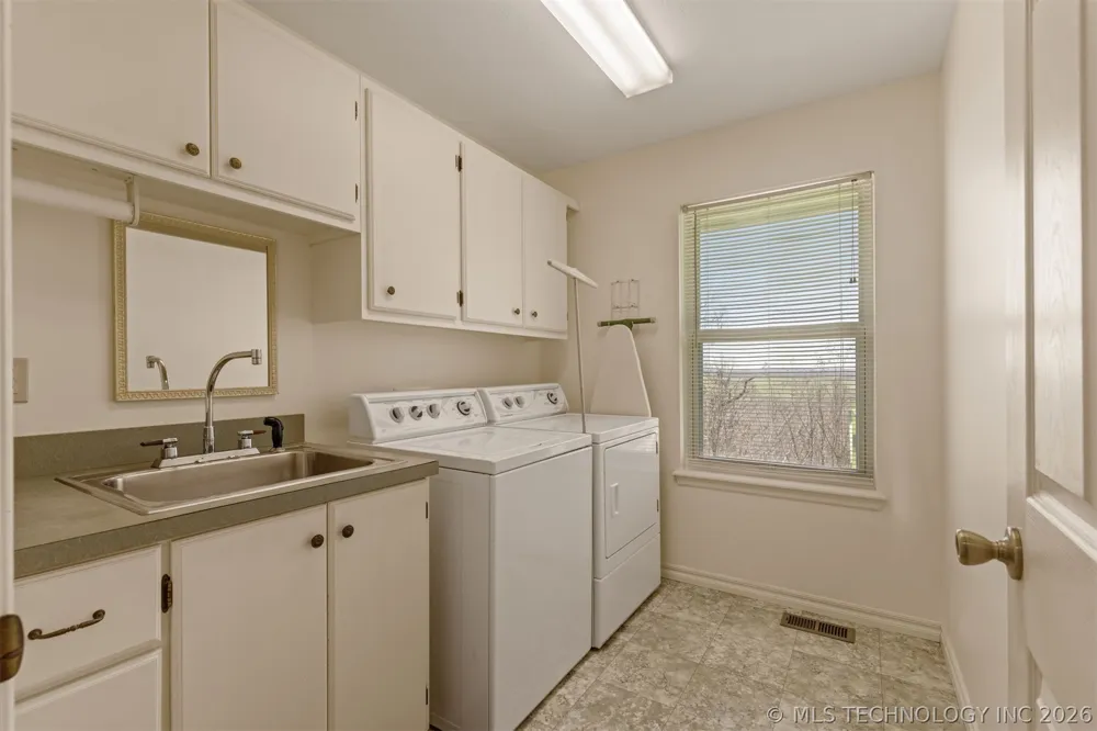 29612 E 32nd Street S Broken Arrow, OK 74014