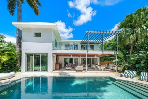 110 Venetian Way