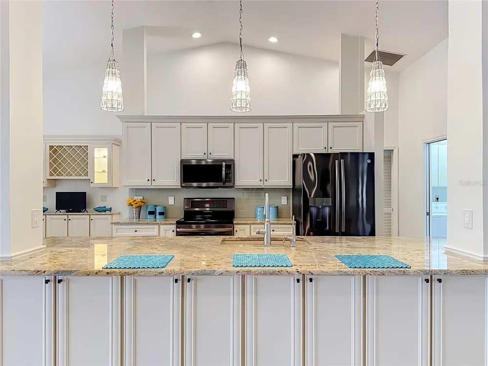 4415 HIGHLAND OAKS CIRCLE Sarasota, FL 34235