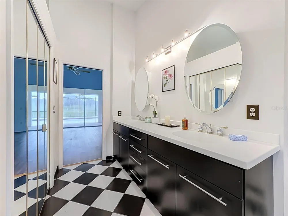 4415 HIGHLAND OAKS CIRCLE Sarasota, FL 34235