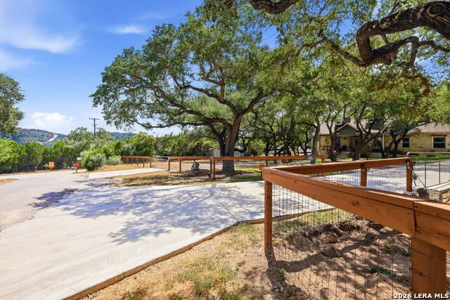 230 Oak Country Helotes, TX 78023