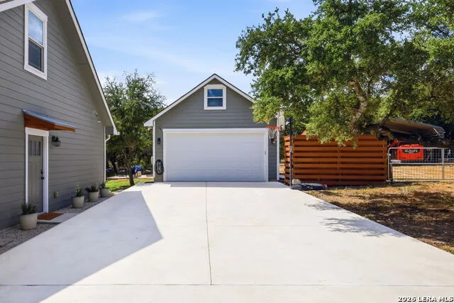 230 Oak Country Helotes, TX 78023