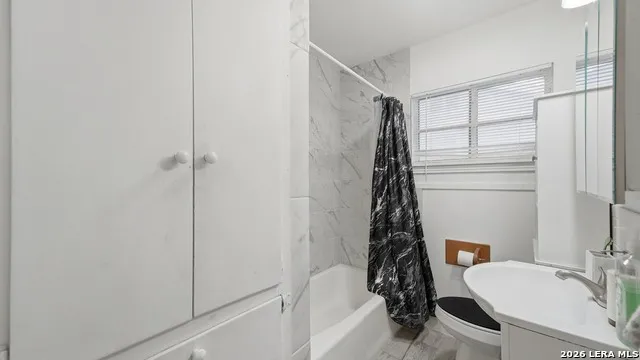 222 LAURELWOOD DR San Antonio, TX 78213