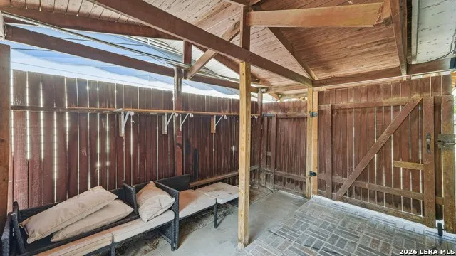 222 LAURELWOOD DR San Antonio, TX 78213