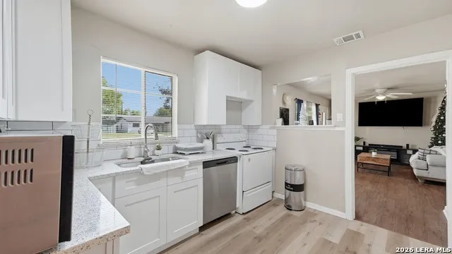 222 LAURELWOOD DR San Antonio, TX 78213