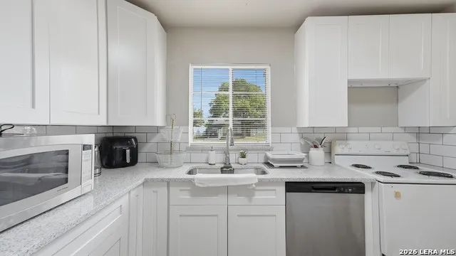 222 LAURELWOOD DR San Antonio, TX 78213