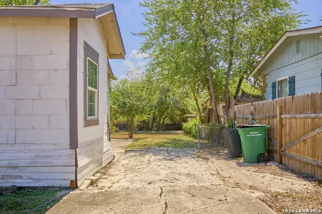 2346 Burnet St. San Antonio, TX 78202