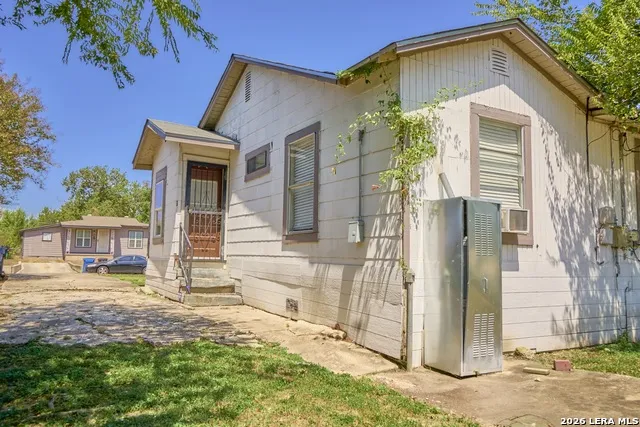 2346 Burnet St. San Antonio, TX 78202
