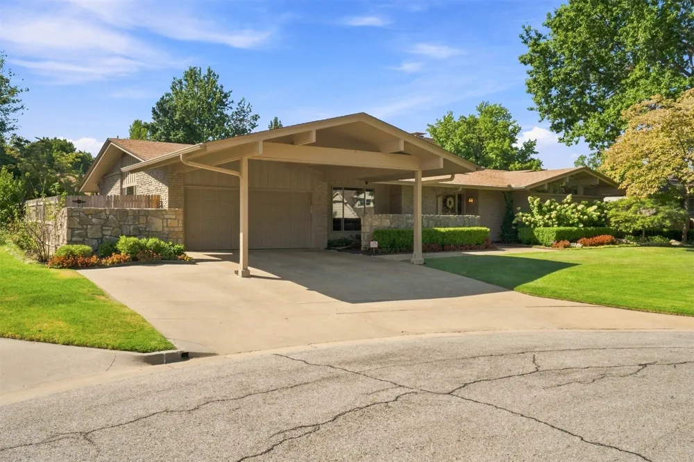 6316 E 57th Place Tulsa, OK 74135