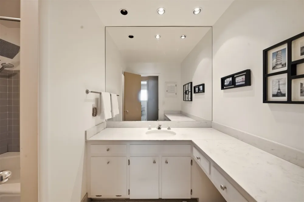 6316 E 57th Place Tulsa, OK 74135