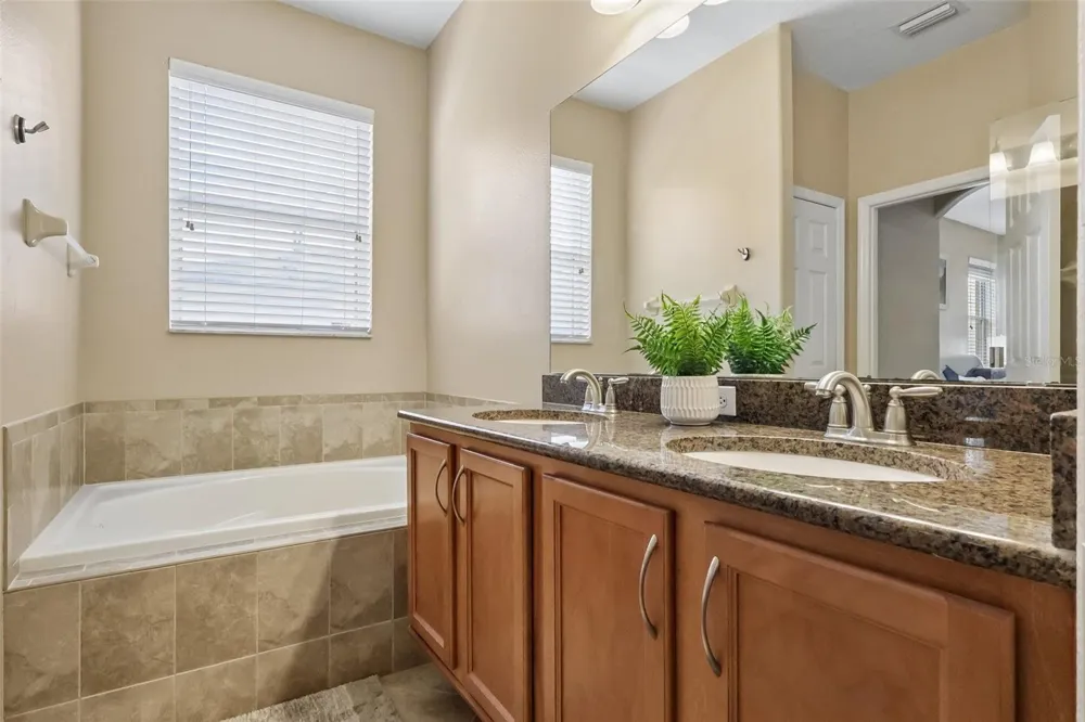 2217 LONG DERBY WAY Casselberry, FL 32707