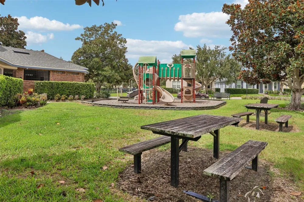 2217 LONG DERBY WAY Casselberry, FL 32707
